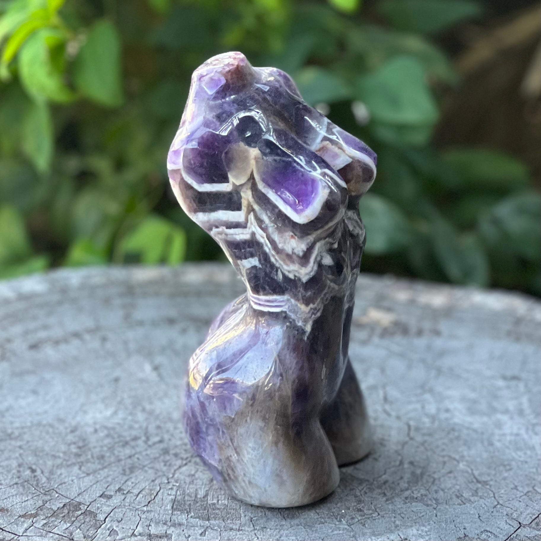 Chevron Amethyst Lady Body Carving