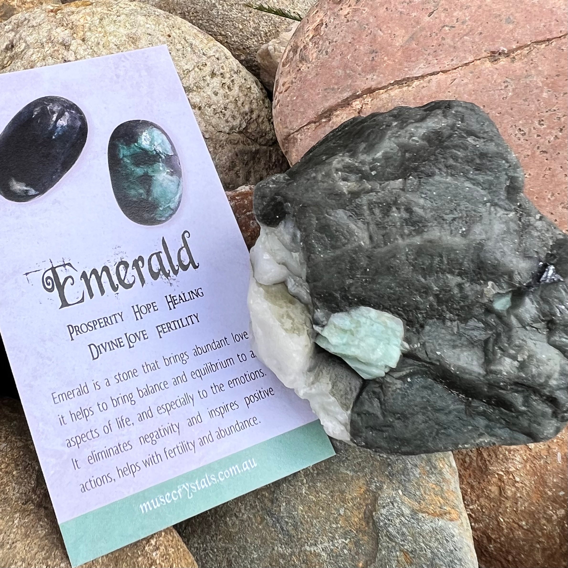 Raw Emerald on Matrix
