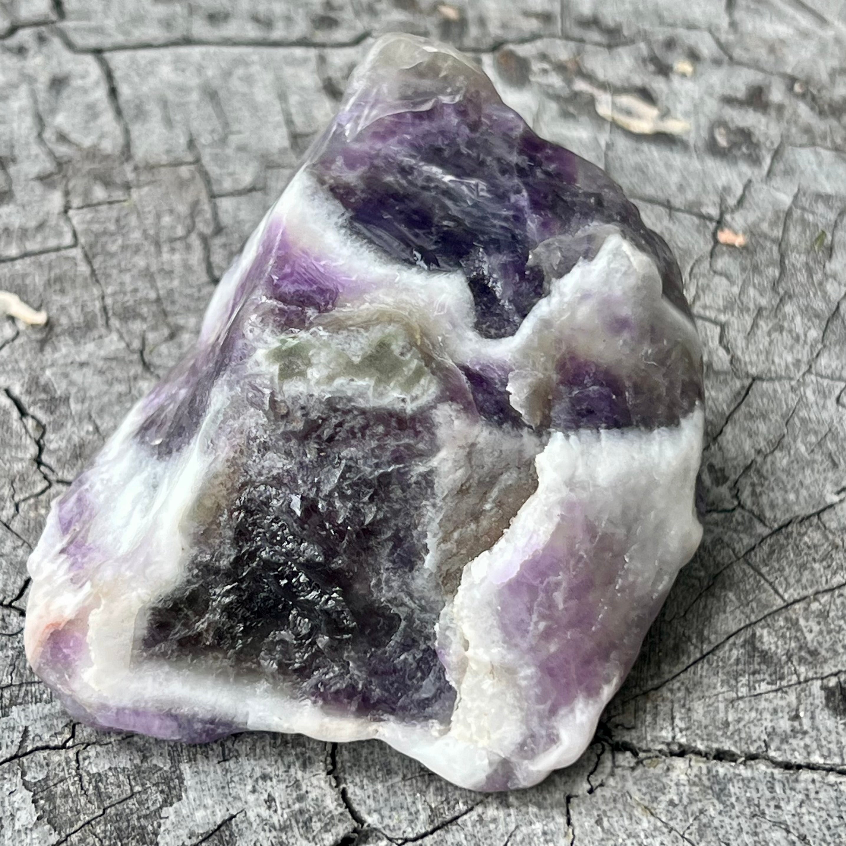 Chevron Amethyst Heart Carving