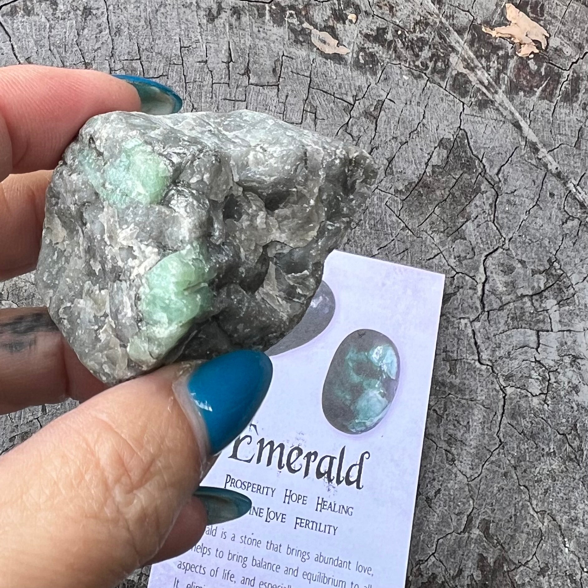 Raw Emerald on Matrix