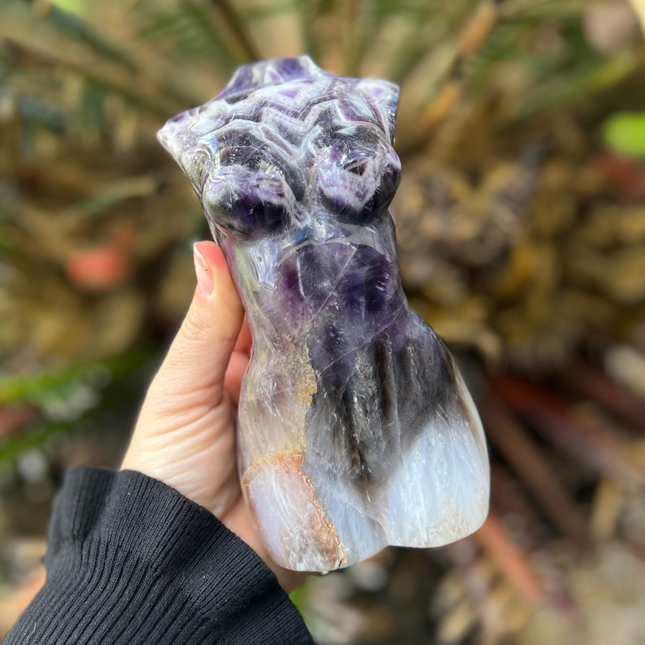 Chevron Amethyst Lady Body Carving