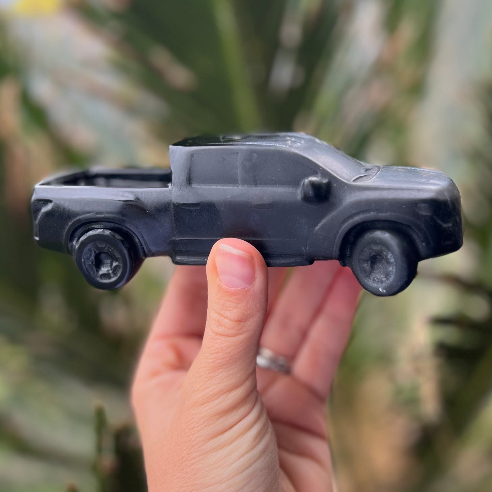 Black Obsidian Ute Carving