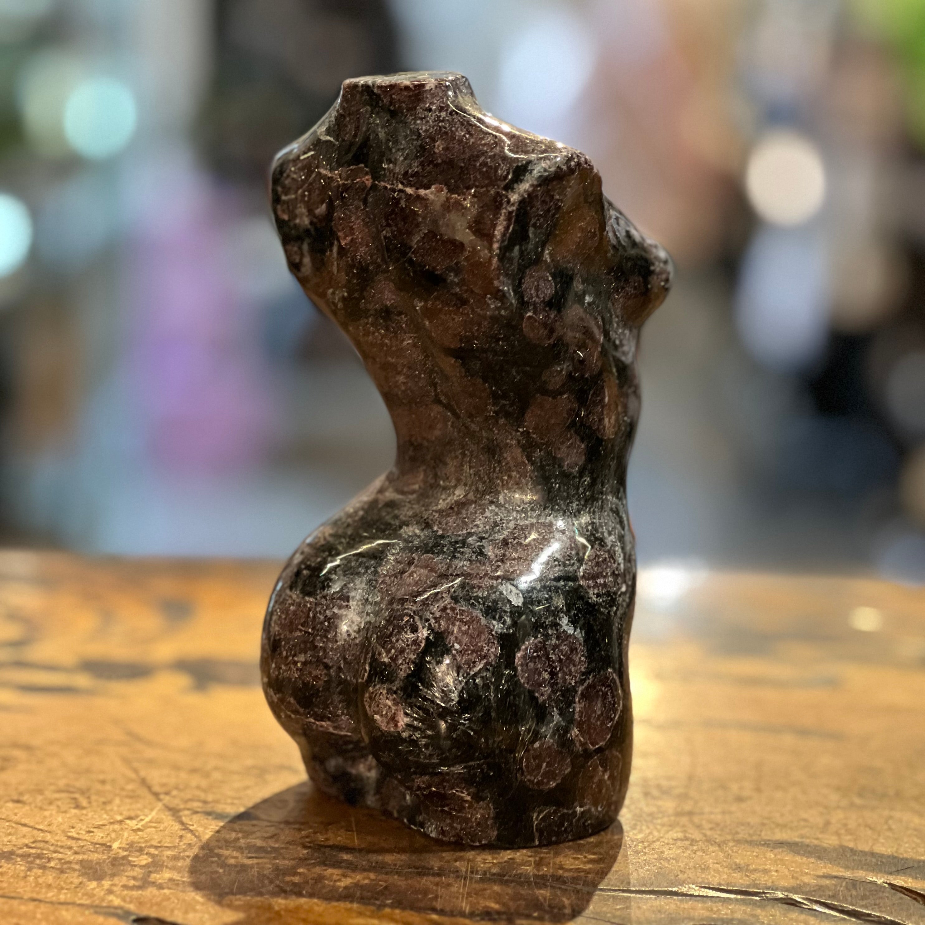 Garnet Lady Body Crystal Carving