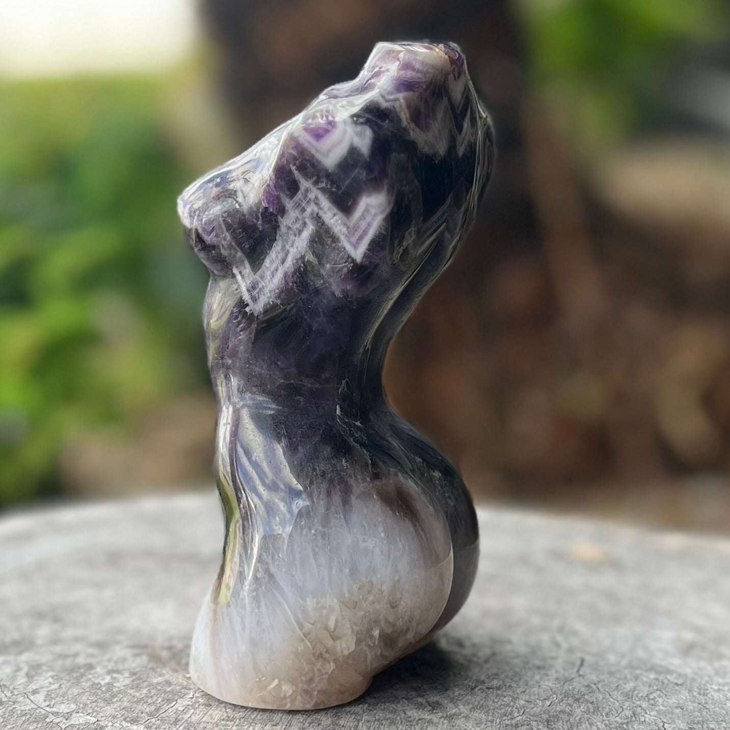 Chevron Amethyst Lady Body Carving
