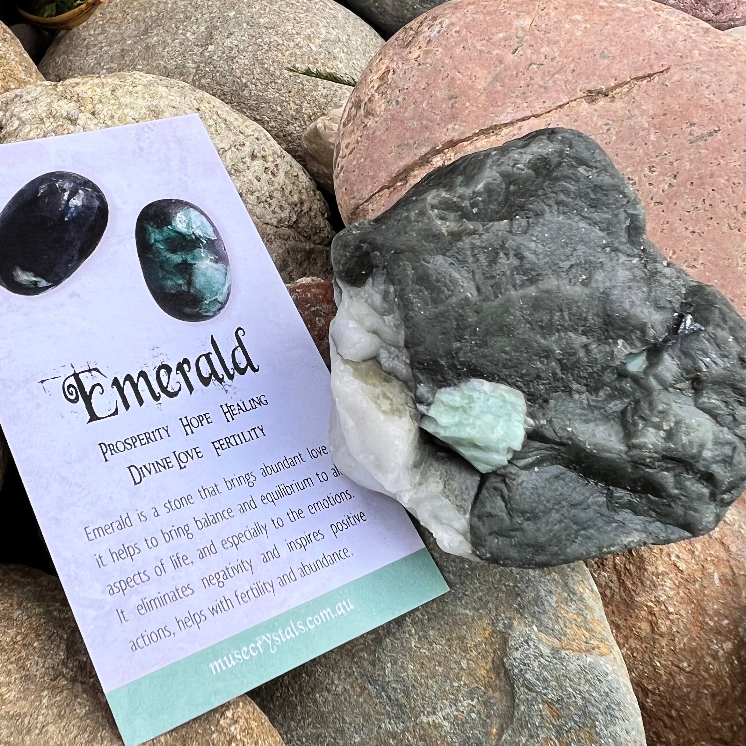 Raw Emerald on Matrix