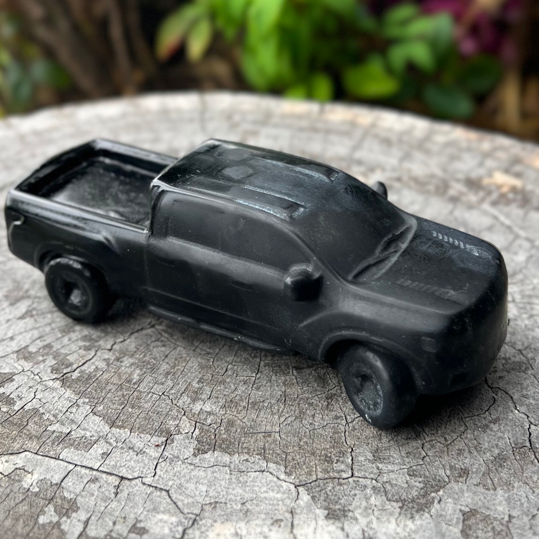 Black Obsidian Ute Carving