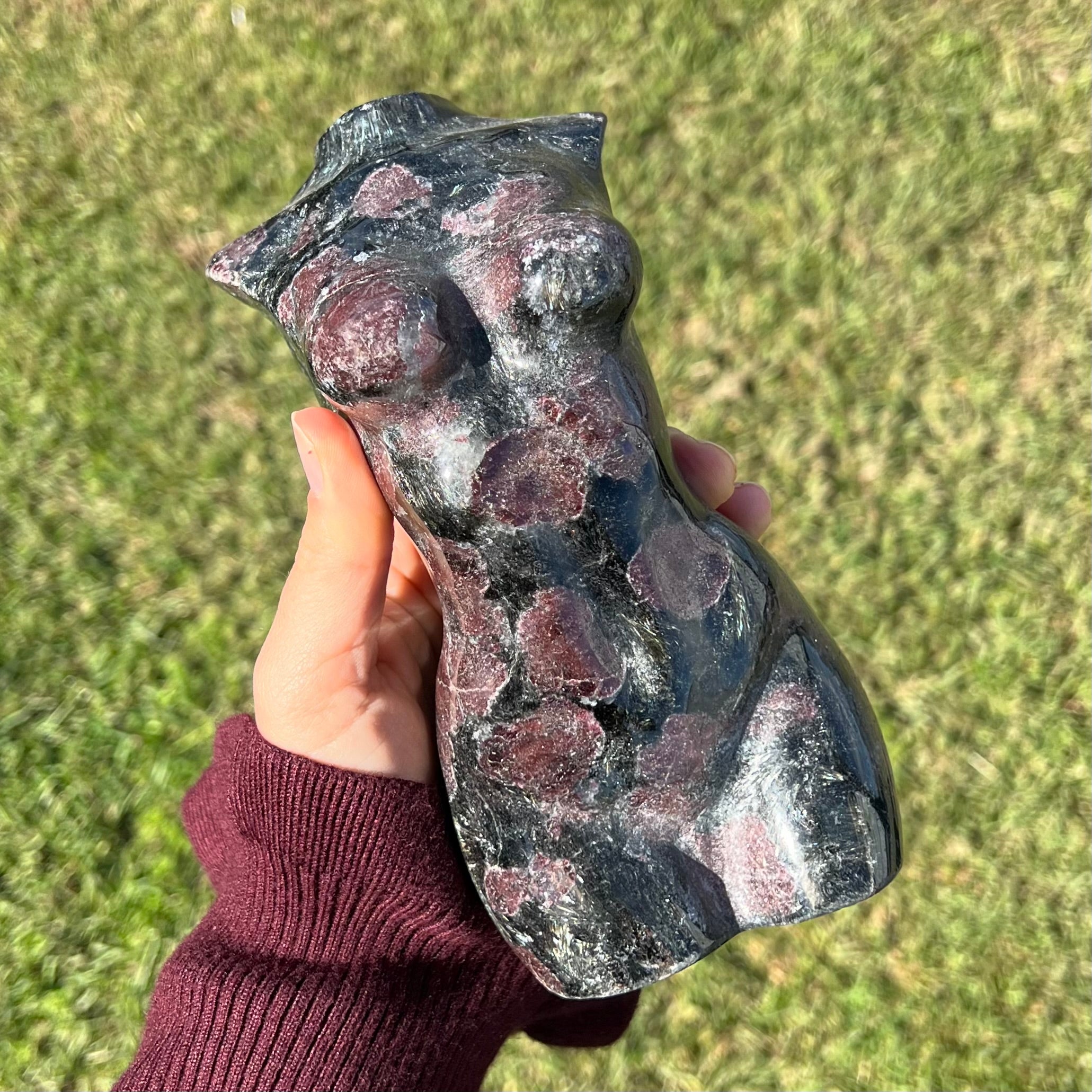 Garnet Lady Body Crystal Carving