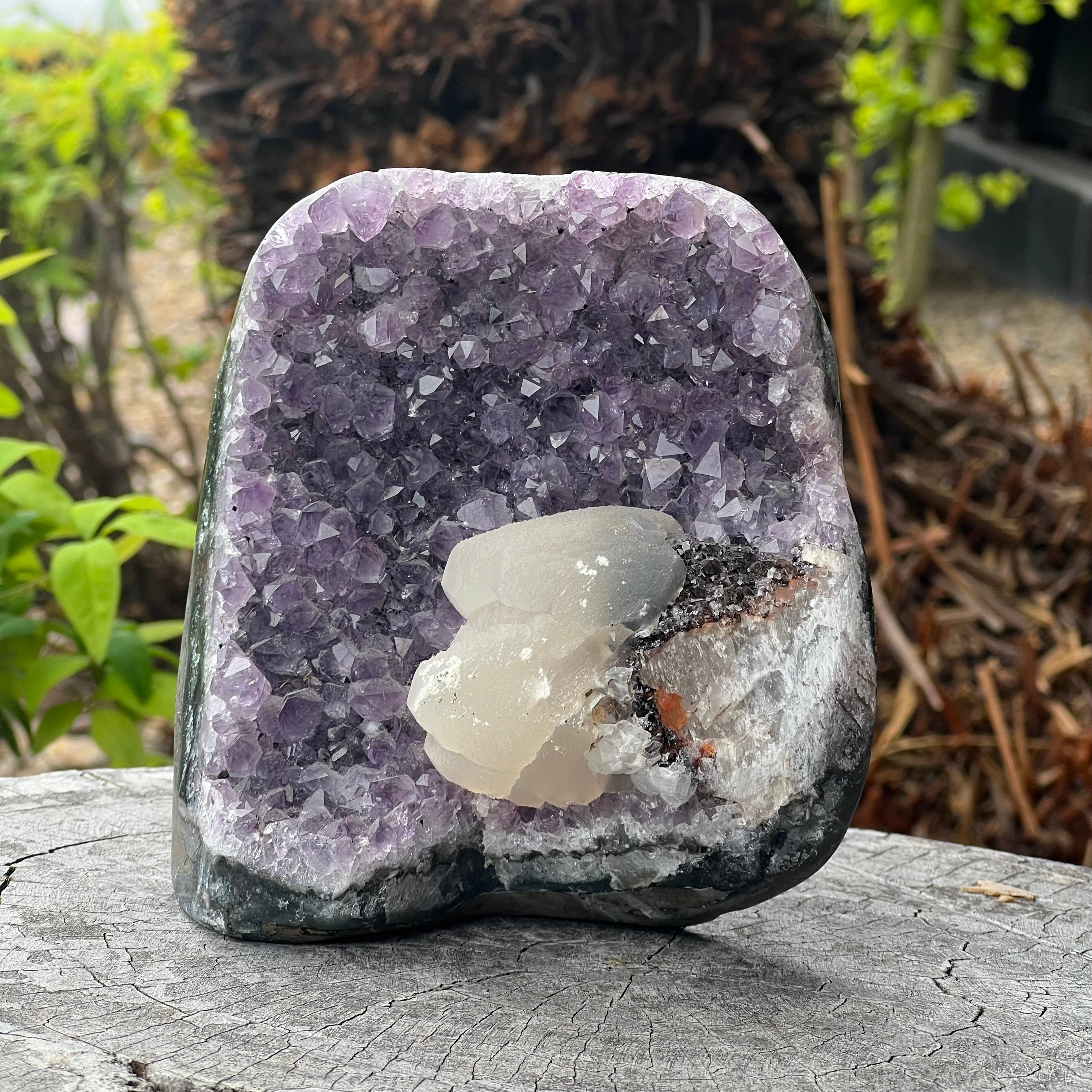 Amethyst Geode Cave
