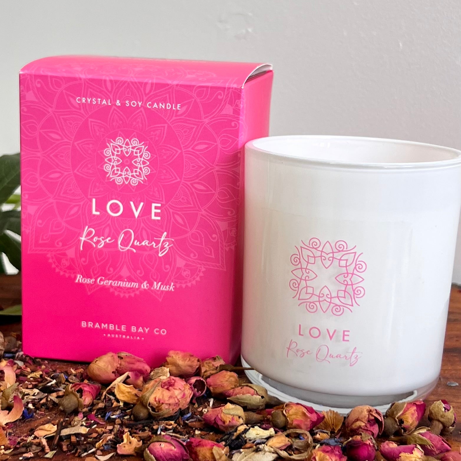 Boho Crystal Love Candle ~ Rose Quartz ~ 
Rose Geranium & Musk