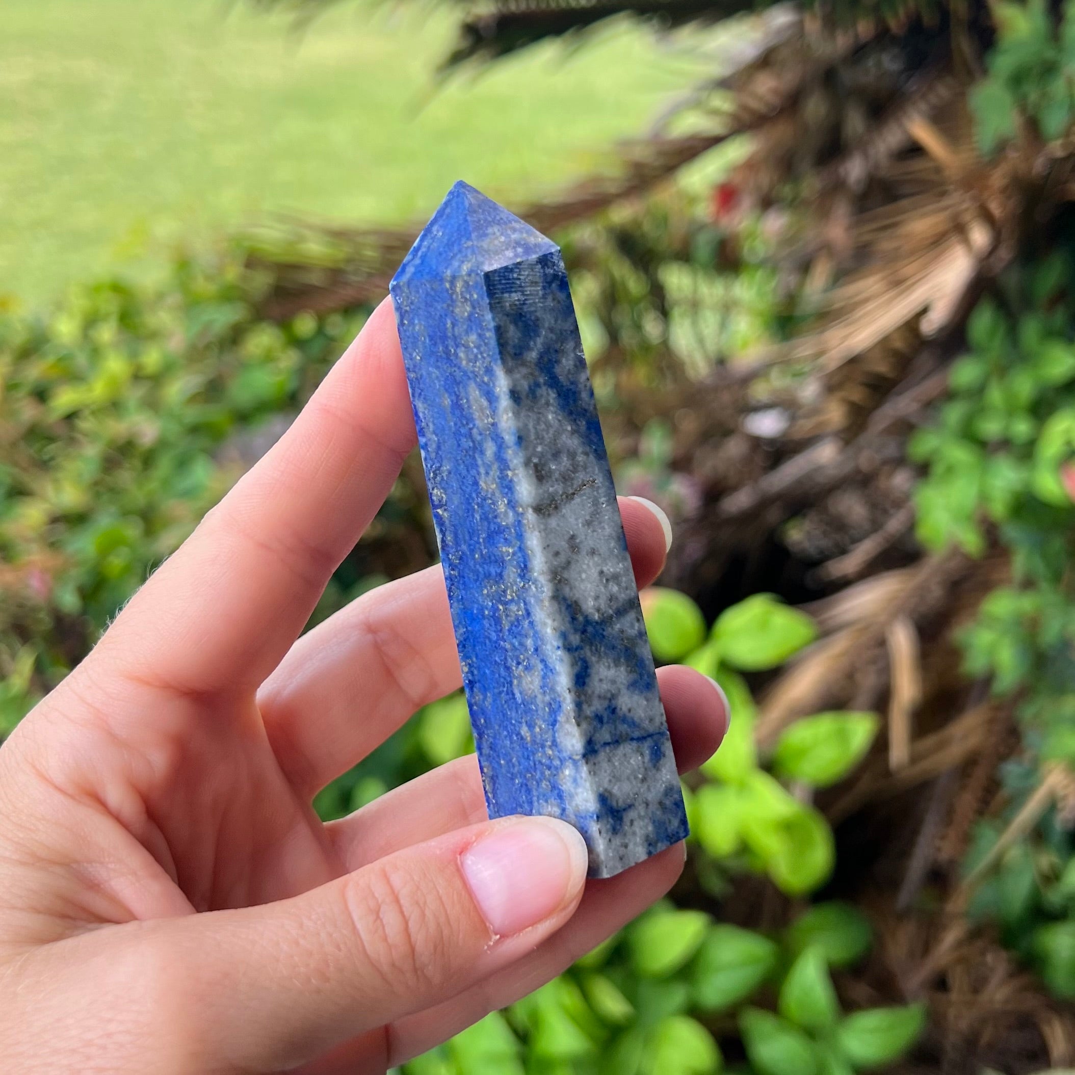 Tour génératrice moyenne en lapis-lazuli