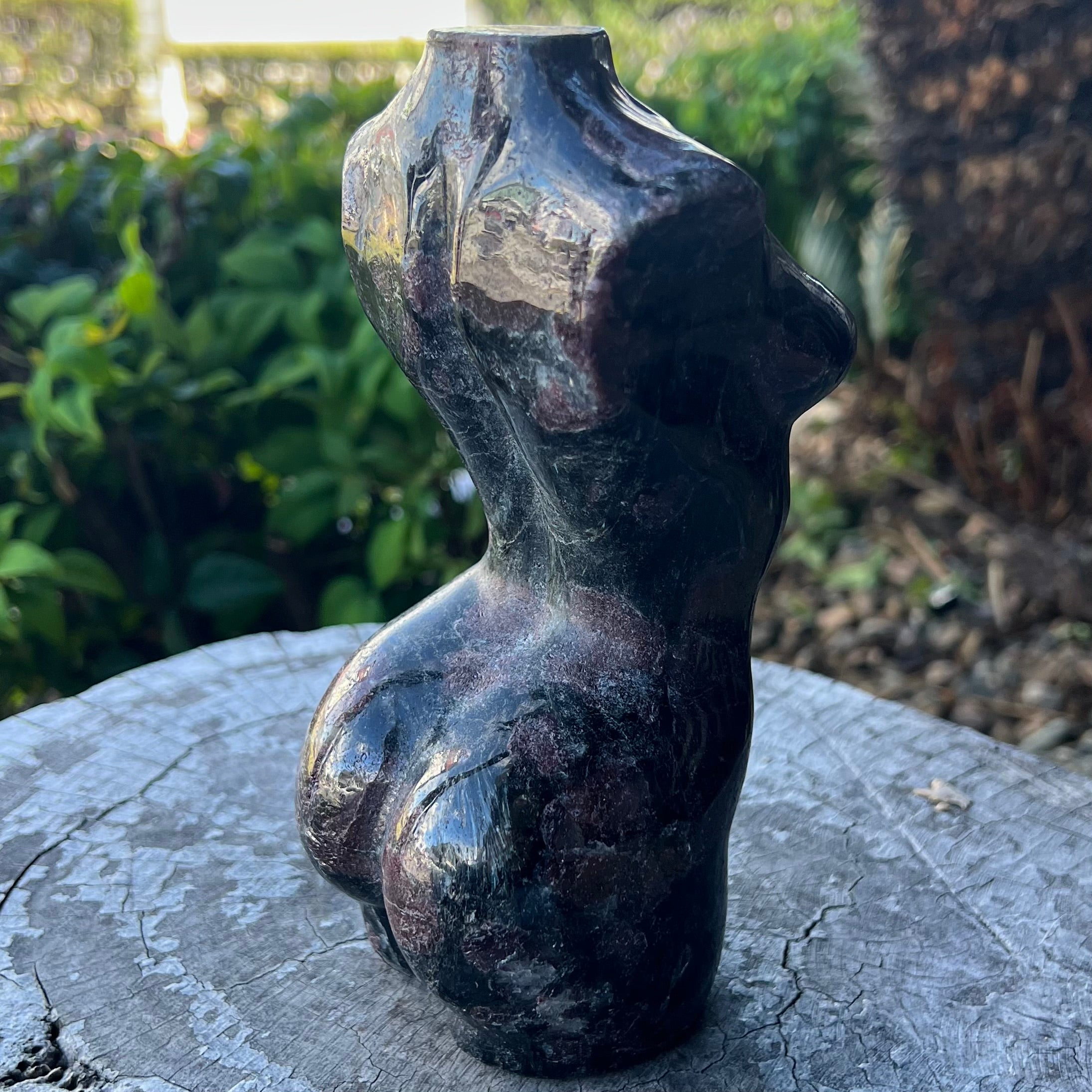 Garnet Lady Body Crystal Carving