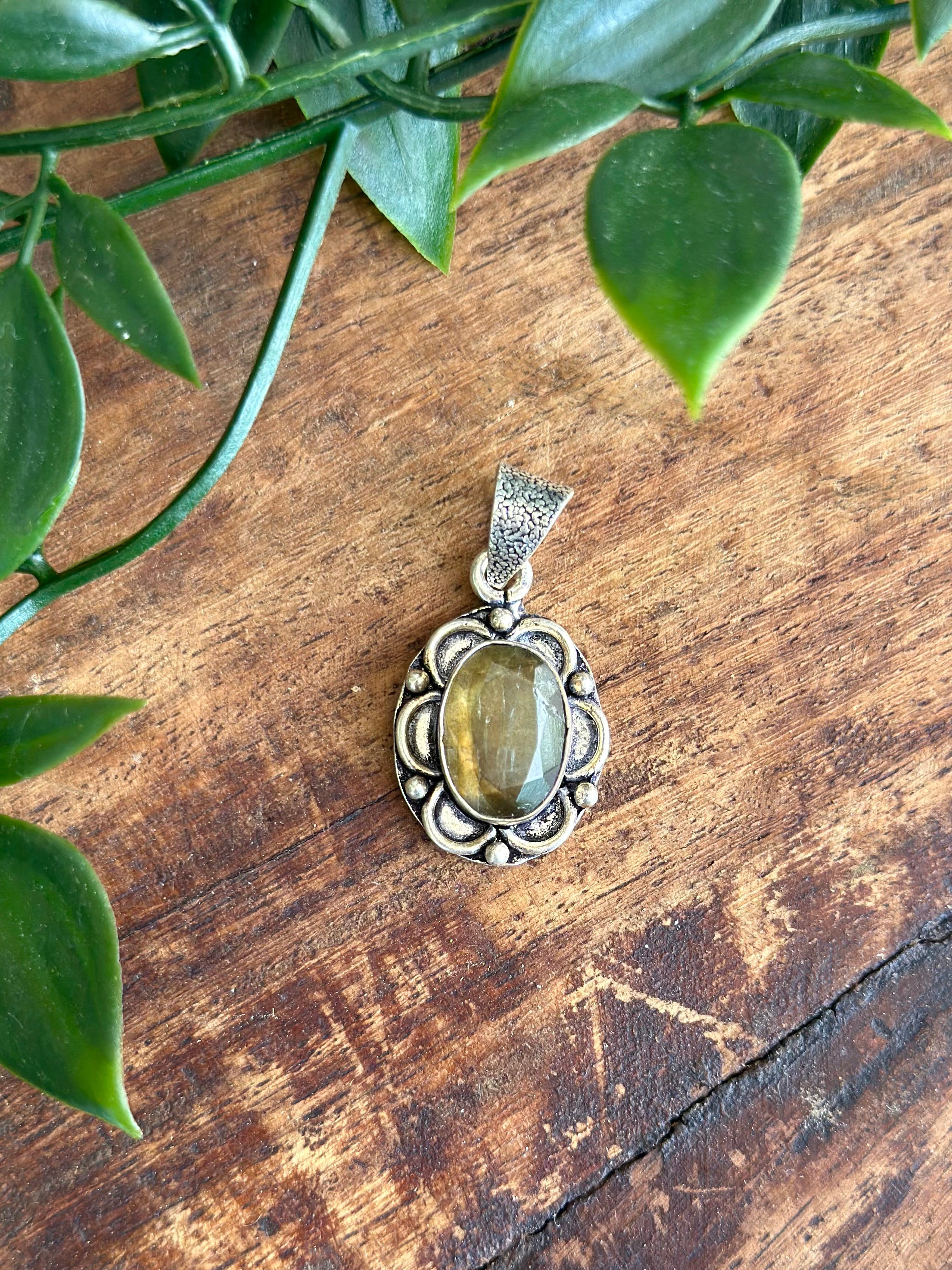 Labradorite Pendant Gold Hue Sterling Silver 925 - Muse Crystals & Mystical Gifts