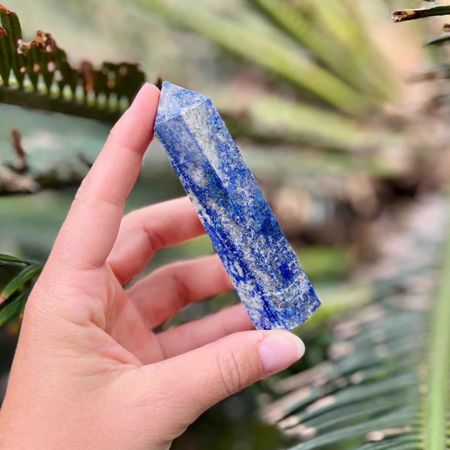 Tour génératrice moyenne en lapis-lazuli