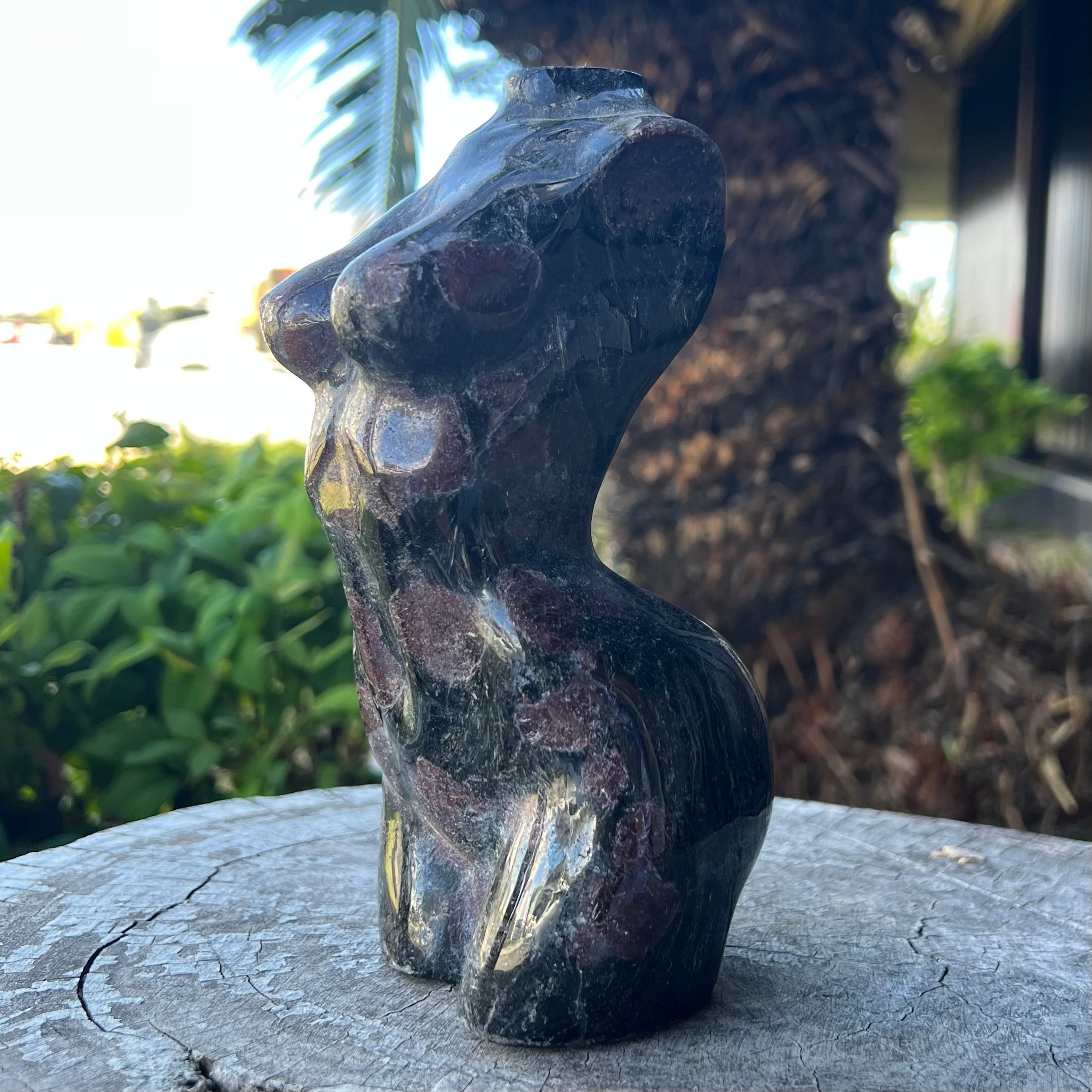 Garnet Lady Body Crystal Carving