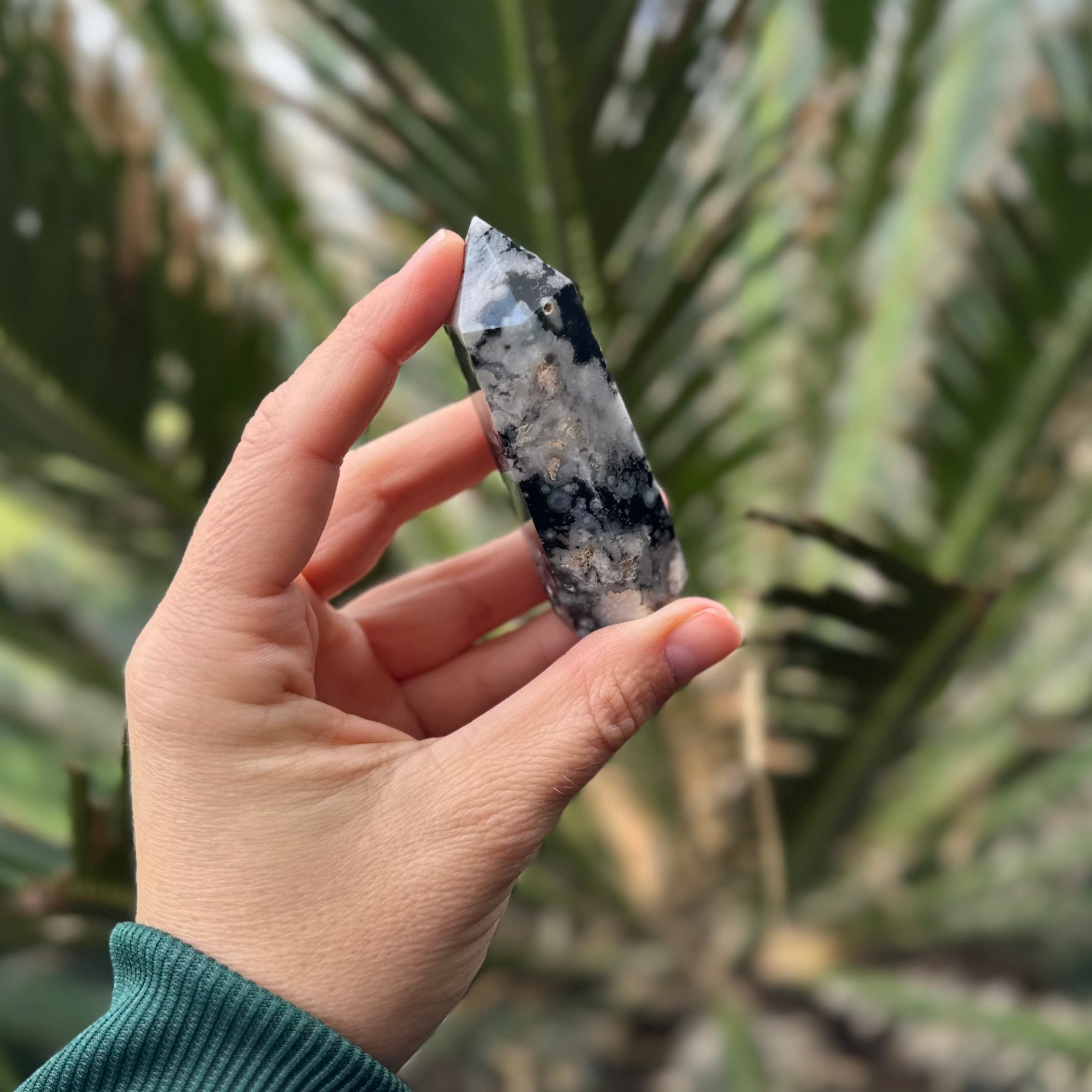 Black Flower Agate Tower