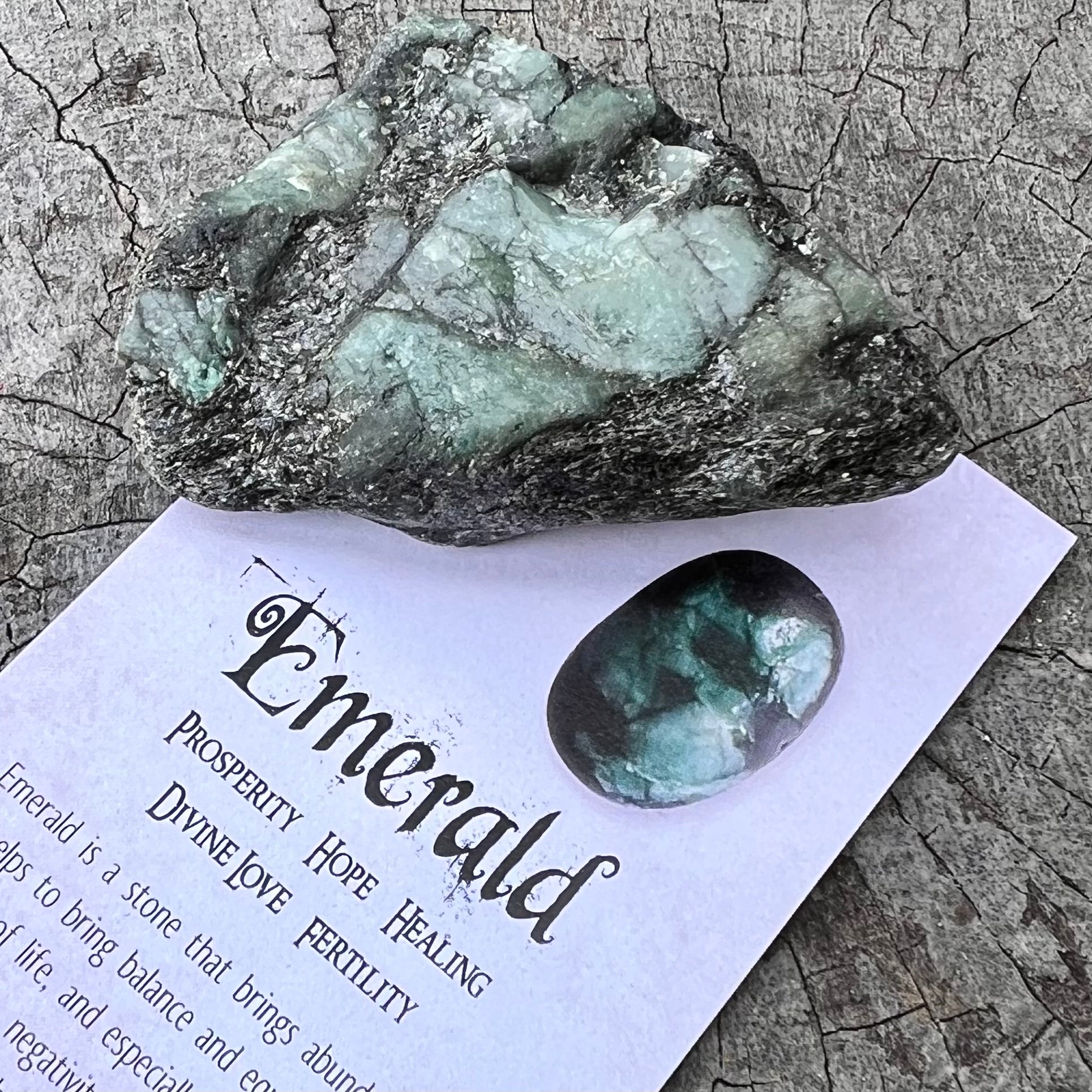 Raw Emerald on Matrix