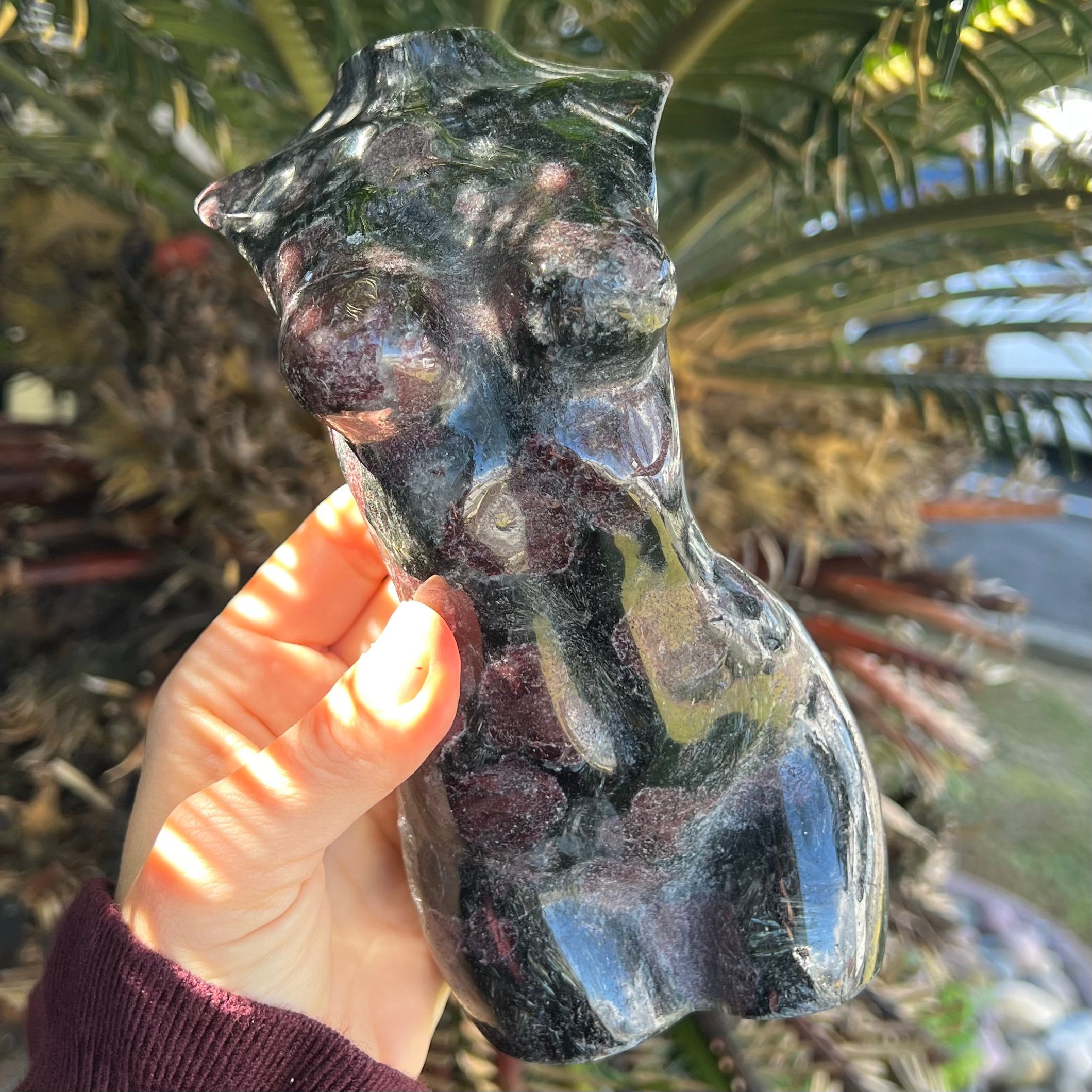 Garnet Lady Body Crystal Carving