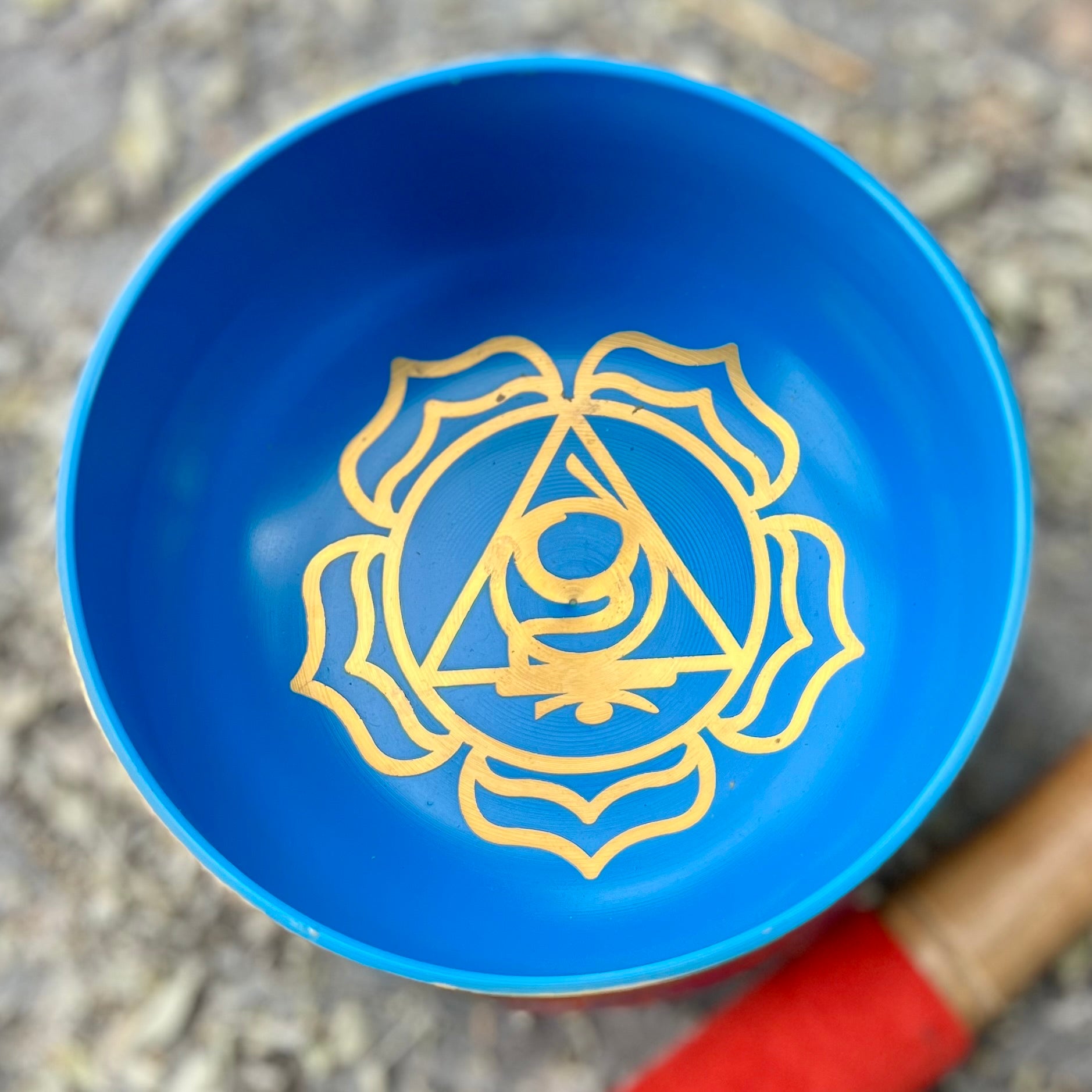 Blue ~ Throat Chakra ~ Singing Bowl