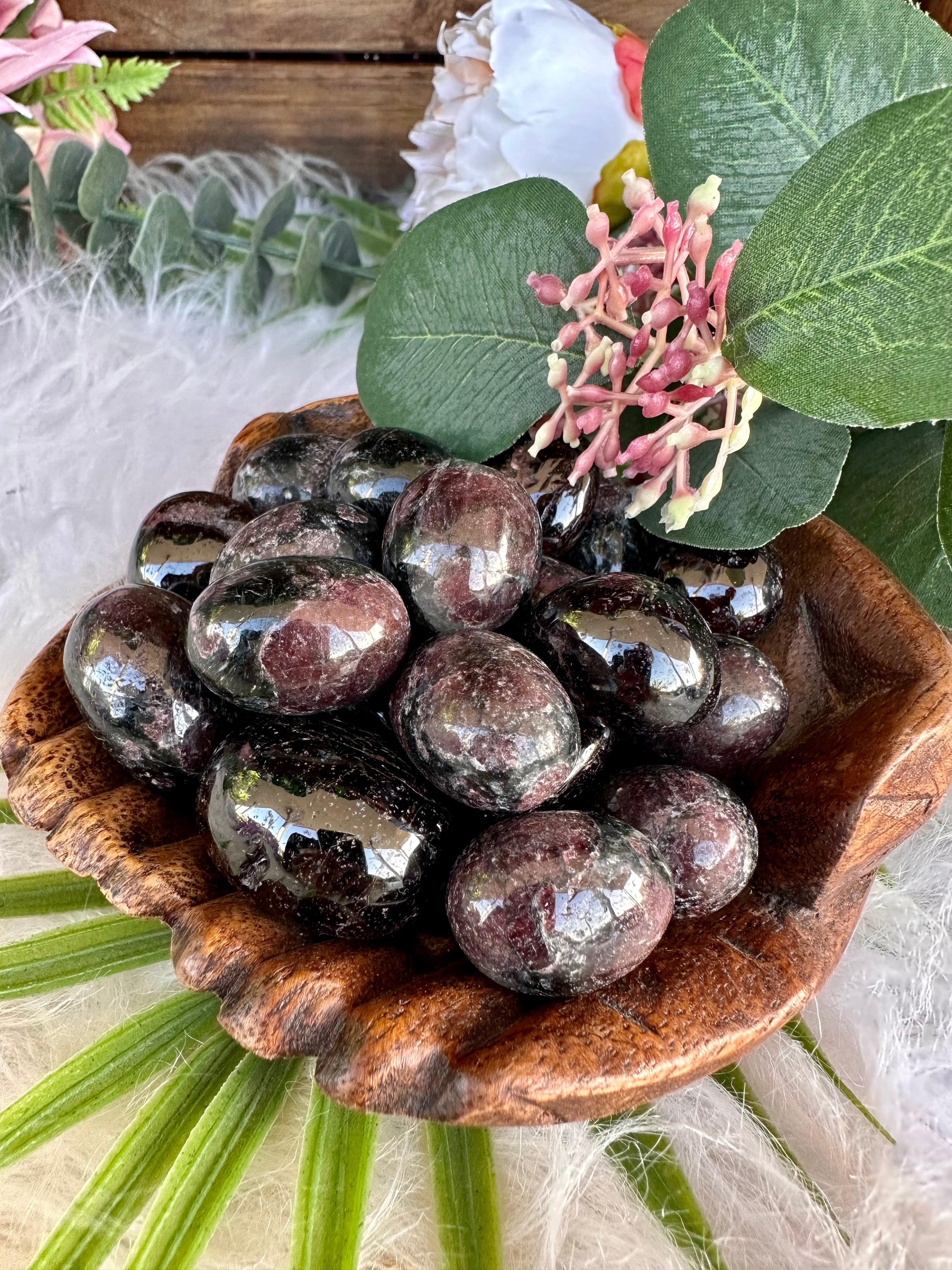 Garnet Tumble Stone - Muse Crystals & Mystical Gifts